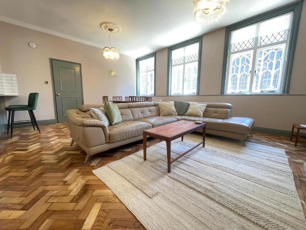 Cathedral View Apartment, Flat 4 Bury St. Edmunds ภายนอก รูปภาพ