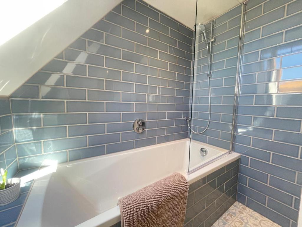 Cathedral View Apartment, Flat 4 Bury St. Edmunds ภายนอก รูปภาพ