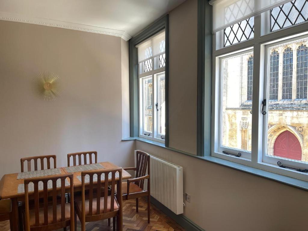 Cathedral View Apartment, Flat 4 Bury St. Edmunds ภายนอก รูปภาพ